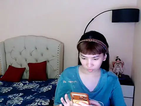 ShantalFoxxy  online show from July 8, 1:43 am