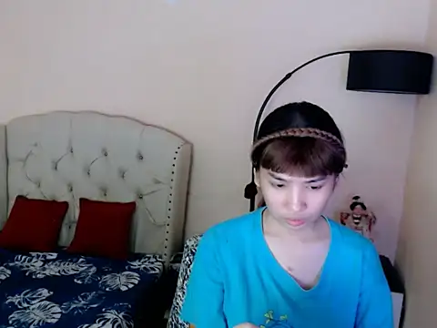 ShantalFoxxy  online show from July 17, 1:23 am