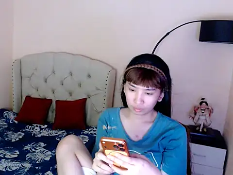 ShantalFoxxy  online show from July 19, 2:10 pm