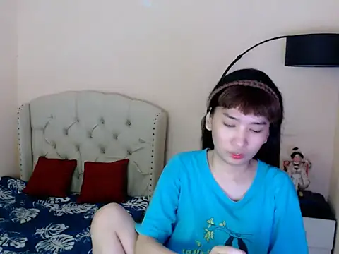 ShantalFoxxy  online show from July 24, 1:25 am