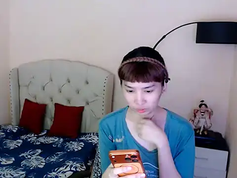 ShantalFoxxy  online show from August 4, 11:51 pm