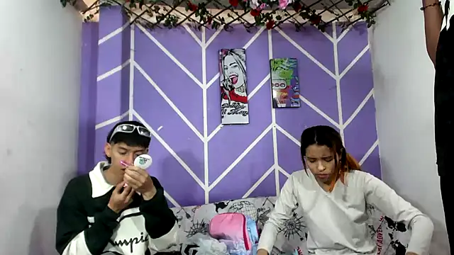 Snapshot of lau_and_boys18 chatting on September 14, 1:43 pm lau and boys18 online show from September 14, 1:43 pm