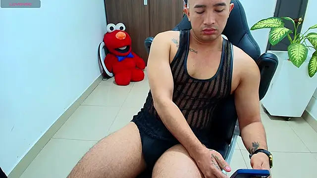 sebastian oconnor77 online show from September 19, 12:50 pm