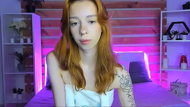 Lori Williams online show from September 15, 1:05 am