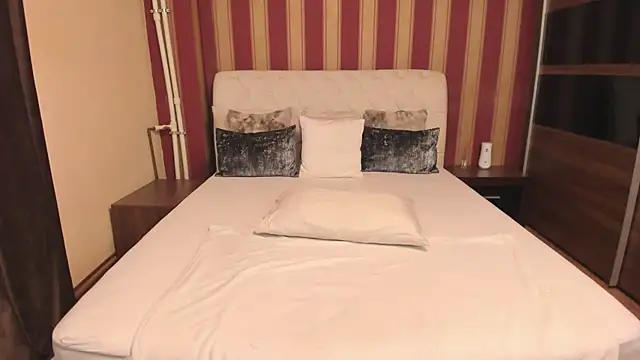 Snapshot of MadameCrowford chatting on November 24, 10:48 am MadameCrowford online show from November 24, 10:48 am