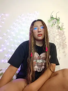 airamoon online show from April 28, 11:54 pm