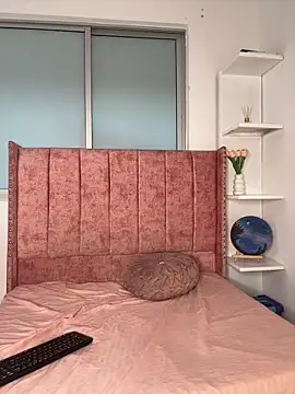 salomecute21 online show from February 5, 11:26 am