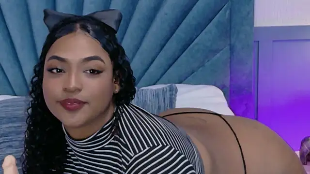 Cristal-Jonnes online show from November 18, 1:00 am