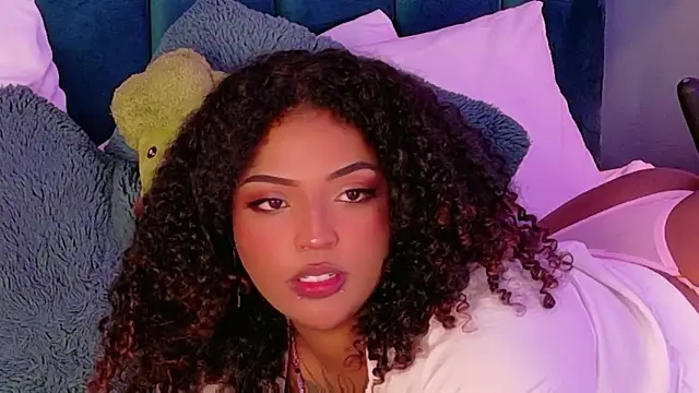 Snapshot of Cristal-Jonnes chatting on June 23, 1:25 am Cristal-Jonnes online show from June 23, 1:25 am