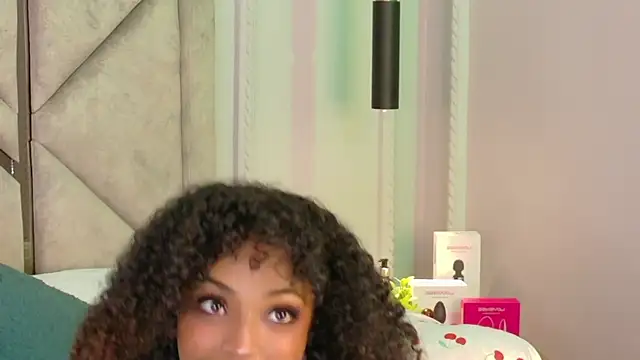 Snapshot of Cristal-Jonnes chatting on July 5, 9:55 pm Cristal-Jonnes online show from July 5, 9:55 pm