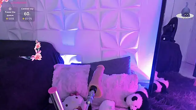 Snapshot of JuliethMoss chatting on October 25, 8:36 pm JuliethMoss online show from October 25, 8:36 pm