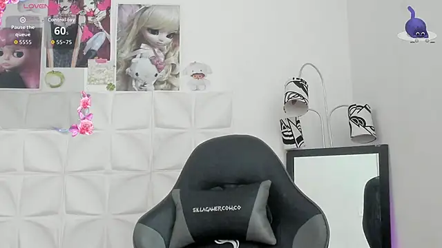 Snapshot of JuliethMoss chatting on November 16, 3:39 pm JuliethMoss online show from November 16, 3:39 pm