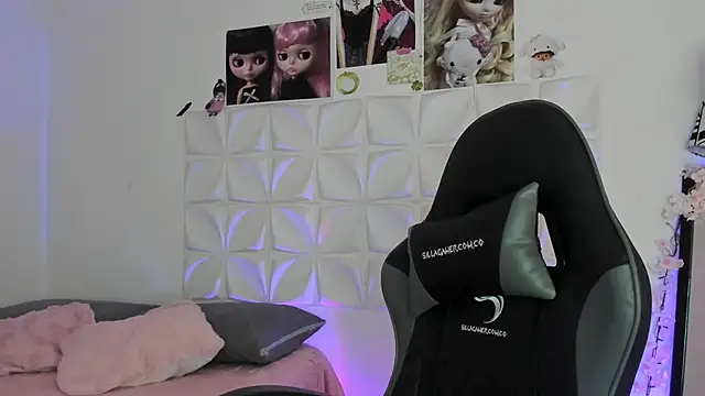 Snapshot of JuliethMoss chatting on November 24, 9:36 pm JuliethMoss online show from November 24, 9:36 pm