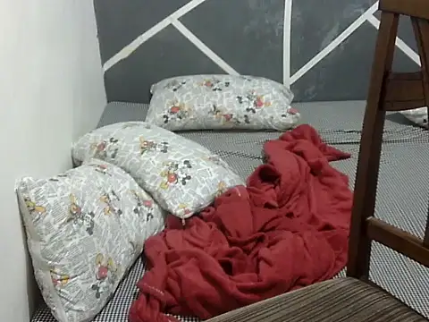 Snapshot of AsianbouncieGIRL chatting on December 4, 12:42 am AsianbouncieGIRL online show from December 4, 12:42 am