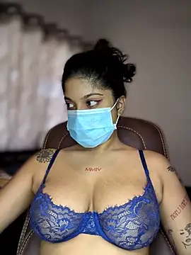 Snapshot of Saza_lklx chatting on February 8, 7:34 am Saza lklx online show from February 8, 7:34 am