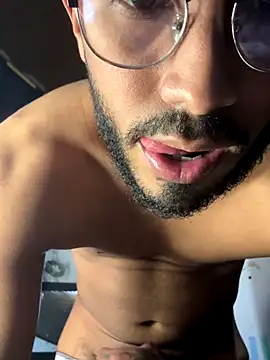 TU-MORENOO online show from September 28, 9:09 pm