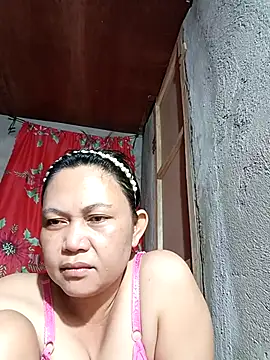 Snapshot of Everleigh_mom chatting on September 9, 12:05 pm Everleigh mom online show from September 9, 12:05 pm