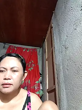 Snapshot of Everleigh_mom chatting on September 17, 4:47 am Everleigh mom online show from September 17, 4:47 am