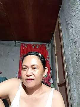 Snapshot of Everleigh_mom chatting on September 19, 10:38 am Everleigh mom online show from September 19, 10:38 am