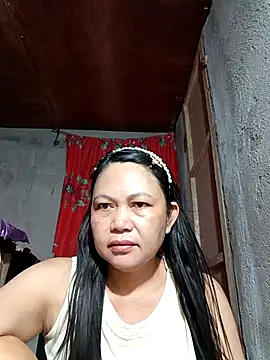 Snapshot of Everleigh_mom chatting on September 22, 8:11 pm Everleigh mom online show from September 22, 8:11 pm