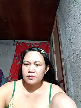 Snapshot of Everleigh_mom chatting on September 24, 10:29 am Everleigh mom online show from September 24, 10:29 am