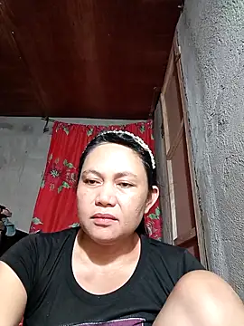 Snapshot of Everleigh_mom chatting on September 25, 10:41 am Everleigh mom online show from September 25, 10:41 am