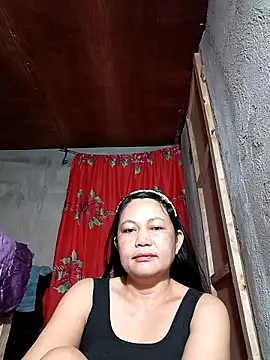 Snapshot of Everleigh_mom chatting on September 27, 7:52 pm Everleigh mom online show from September 27, 7:52 pm