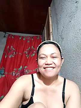 Snapshot of Everleigh_mom chatting on September 28, 7:58 am Everleigh mom online show from September 28, 7:58 am