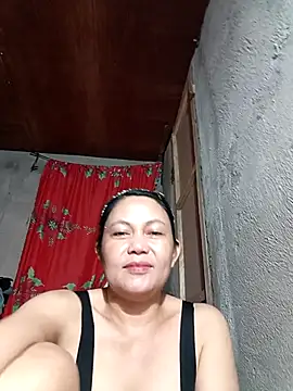 Snapshot of Everleigh_mom chatting on September 30, 10:42 am Everleigh mom online show from September 30, 10:42 am