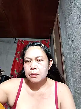 Snapshot of Everleigh_mom chatting on October 1, 5:35 am Everleigh mom online show from October 1, 5:35 am