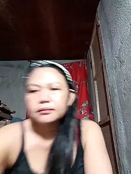 Snapshot of Everleigh_mom chatting on October 1, 7:53 pm Everleigh mom online show from October 1, 7:53 pm