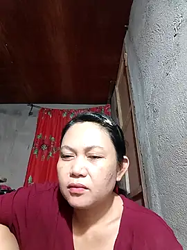 Snapshot of Everleigh_mom chatting on October 6, 10:34 am Everleigh mom online show from October 6, 10:34 am