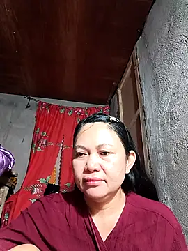 Snapshot of Everleigh_mom chatting on October 13, 8:09 pm Everleigh mom online show from October 13, 8:09 pm