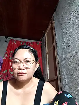 Snapshot of Everleigh_mom chatting on October 15, 10:32 pm Everleigh mom online show from October 15, 10:32 pm