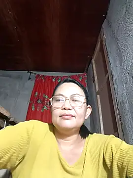 Snapshot of Everleigh_mom chatting on October 19, 12:17 pm Everleigh mom online show from October 19, 12:17 pm