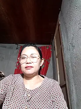 Snapshot of Everleigh_mom chatting on November 27, 10:50 am Everleigh mom online show from November 27, 10:50 am