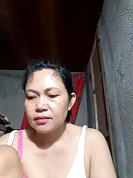 Snapshot of Everleigh_mom chatting on November 27, 10:56 pm Everleigh mom online show from November 27, 10:56 pm