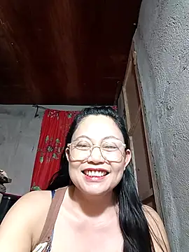 Snapshot of Everleigh_mom chatting on November 30, 8:13 pm Everleigh mom online show from November 30, 8:13 pm