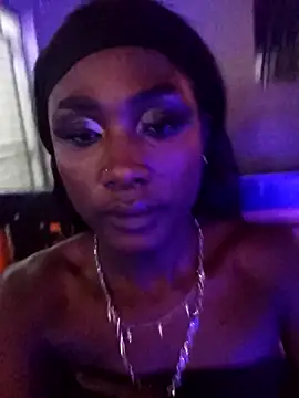 Snapshot of Lsnickykhanyile chatting on December 5, 1:03 am Lsnickykhanyile online show from December 5, 1:03 am