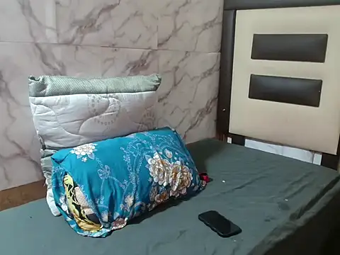 Snapshot of Lsnickykhanyile chatting on December 14, 8:13 pm Lsnickykhanyile online show from December 14, 8:13 pm