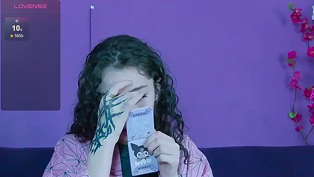 RavennMoonn online show from September 16, 7:59 pm