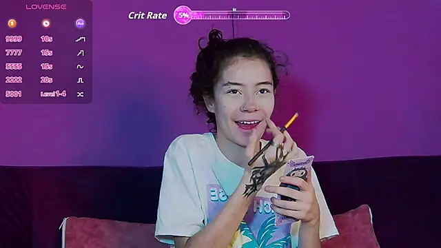 RavennMoonn online show from September 17, 7:59 pm