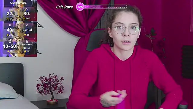 RavennMoonn online show from September 30, 7:52 pm