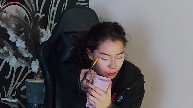 RavennMoonn online show from October 11, 9:13 pm