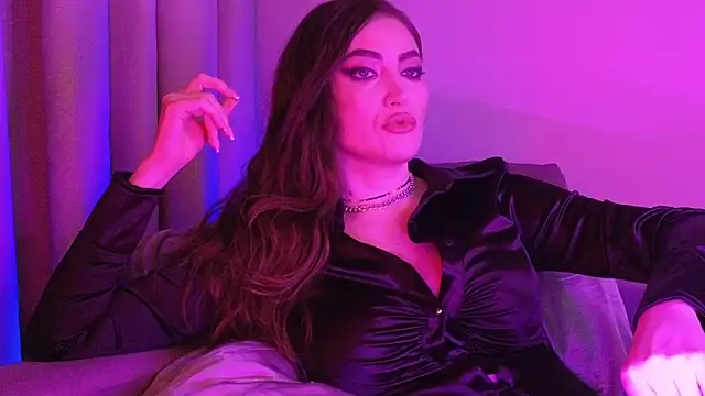 Snapshot of AliceJameson chatting on November 18, 9:08 pm AliceJameson online show from November 18, 9:08 pm