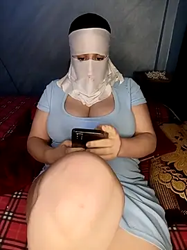 Snapshot of Lamia_Queen_ chatting on December 3, 12:40 am Lamia Queen online show from December 3, 12:40 am