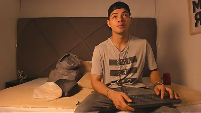 Snapshot of andrew_colleman chatting on September 11, 2:44 am andrew colleman online show from September 11, 2:44 am