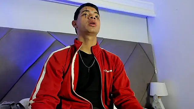 Snapshot of andrew_colleman chatting on October 31, 8:26 am andrew colleman online show from October 31, 8:26 am