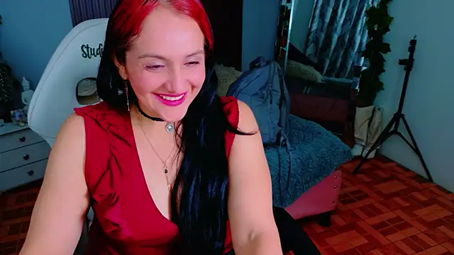 Snapshot of kataleya_29 chatting on June 14, 4:09 pm kataleya 29 online show from June 14, 4:09 pm