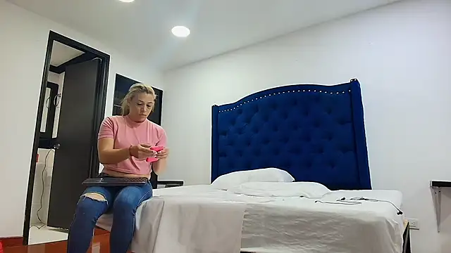 zarah andrew   online show from September 19, 1:56 pm